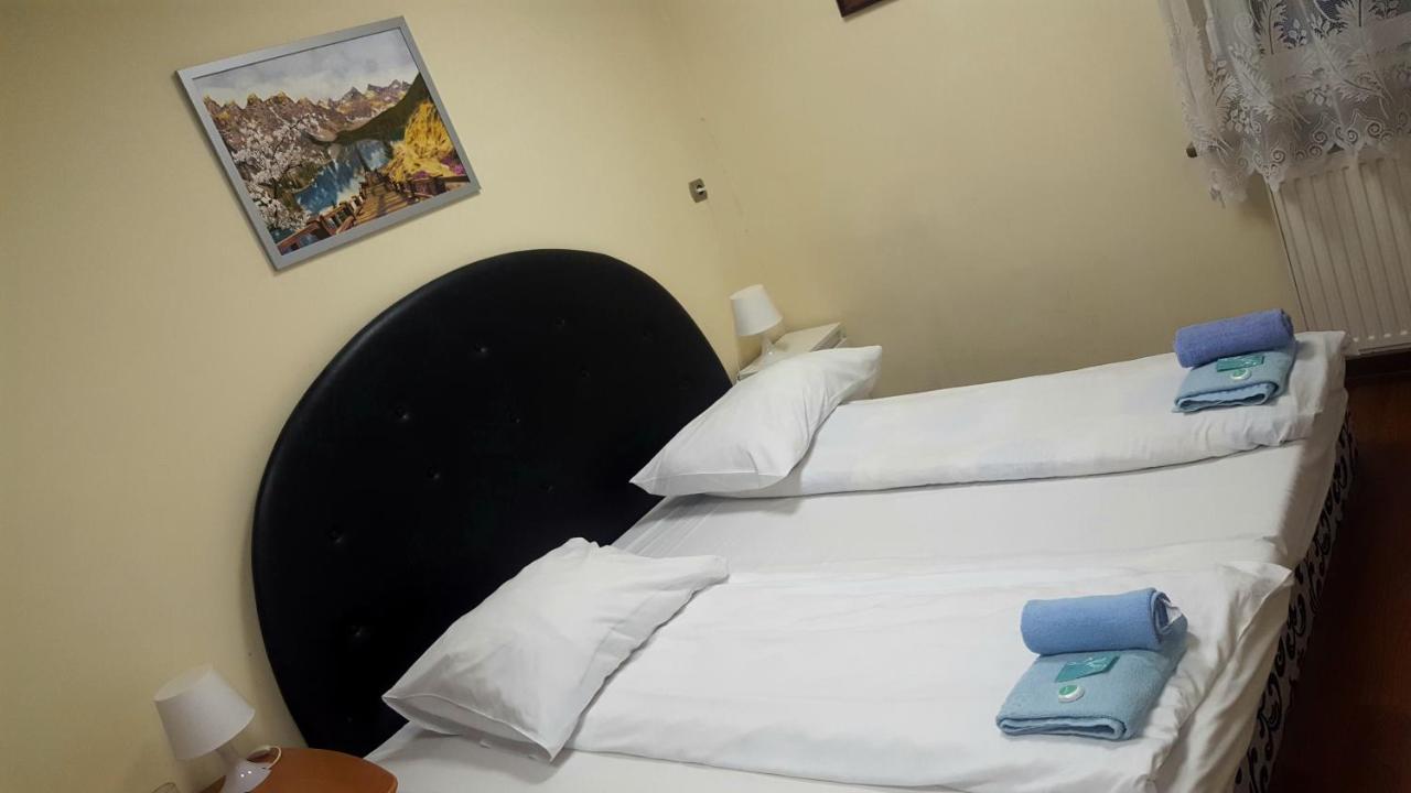 Etna - Hostel -Noclegi Rzeszów Esterno foto