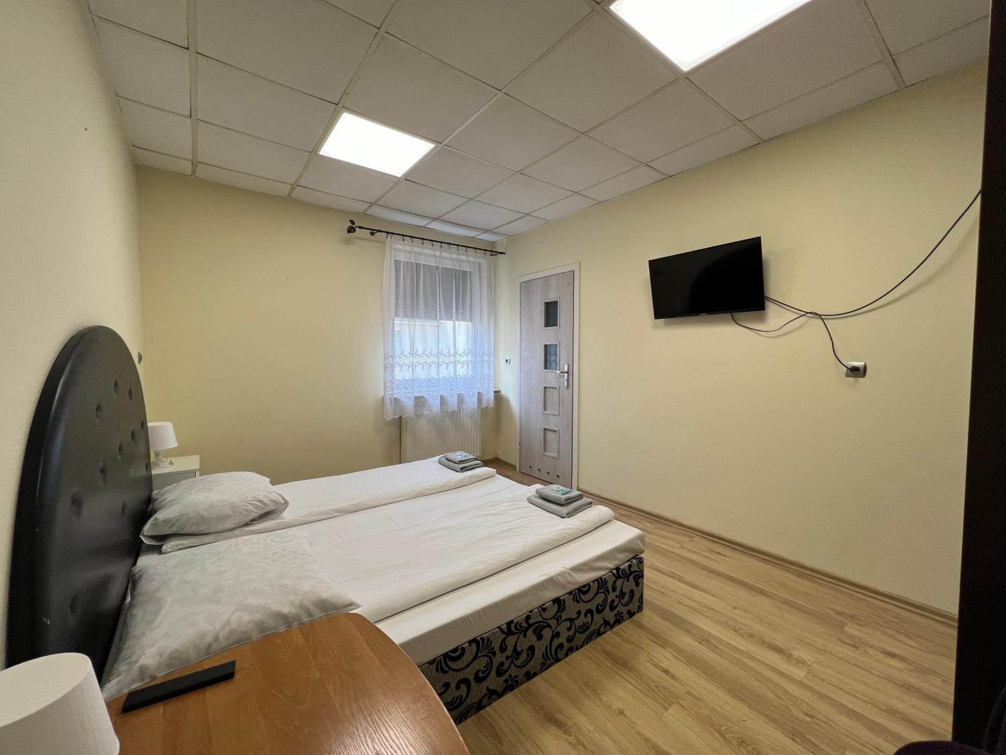 Etna - Hostel -Noclegi Rzeszów Esterno foto