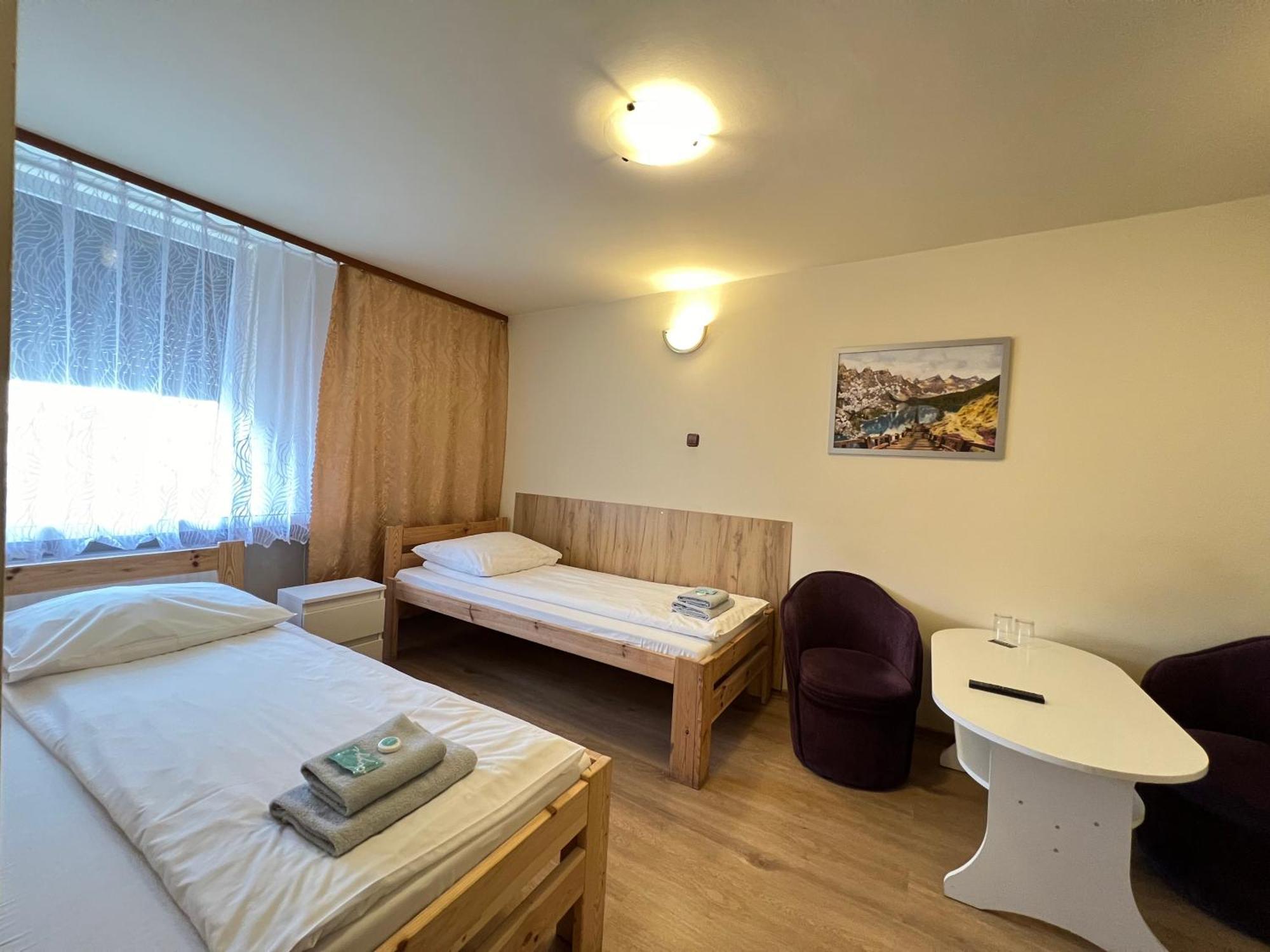Etna - Hostel -Noclegi Rzeszów Esterno foto