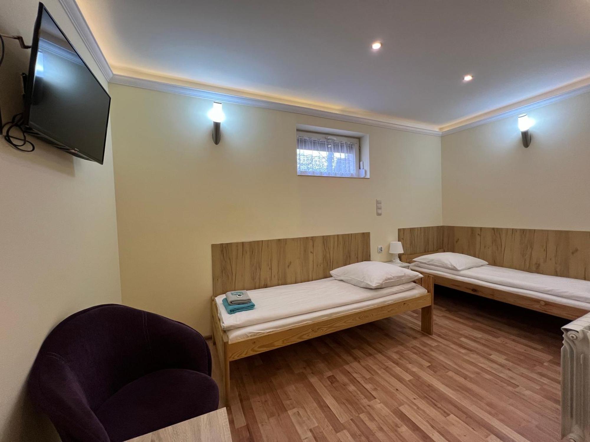 Etna - Hostel -Noclegi Rzeszów Esterno foto