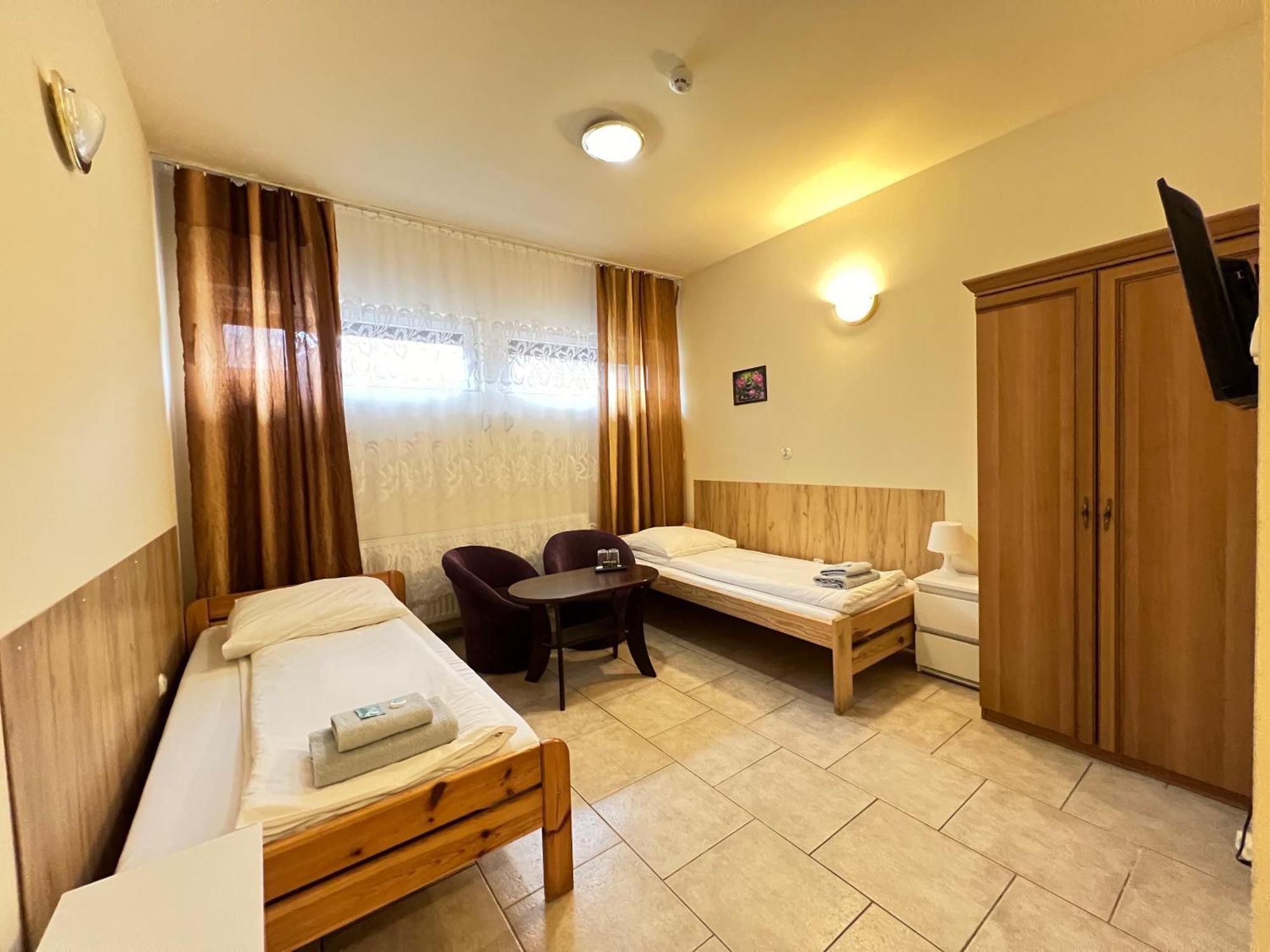 Etna - Hostel -Noclegi Rzeszów Esterno foto