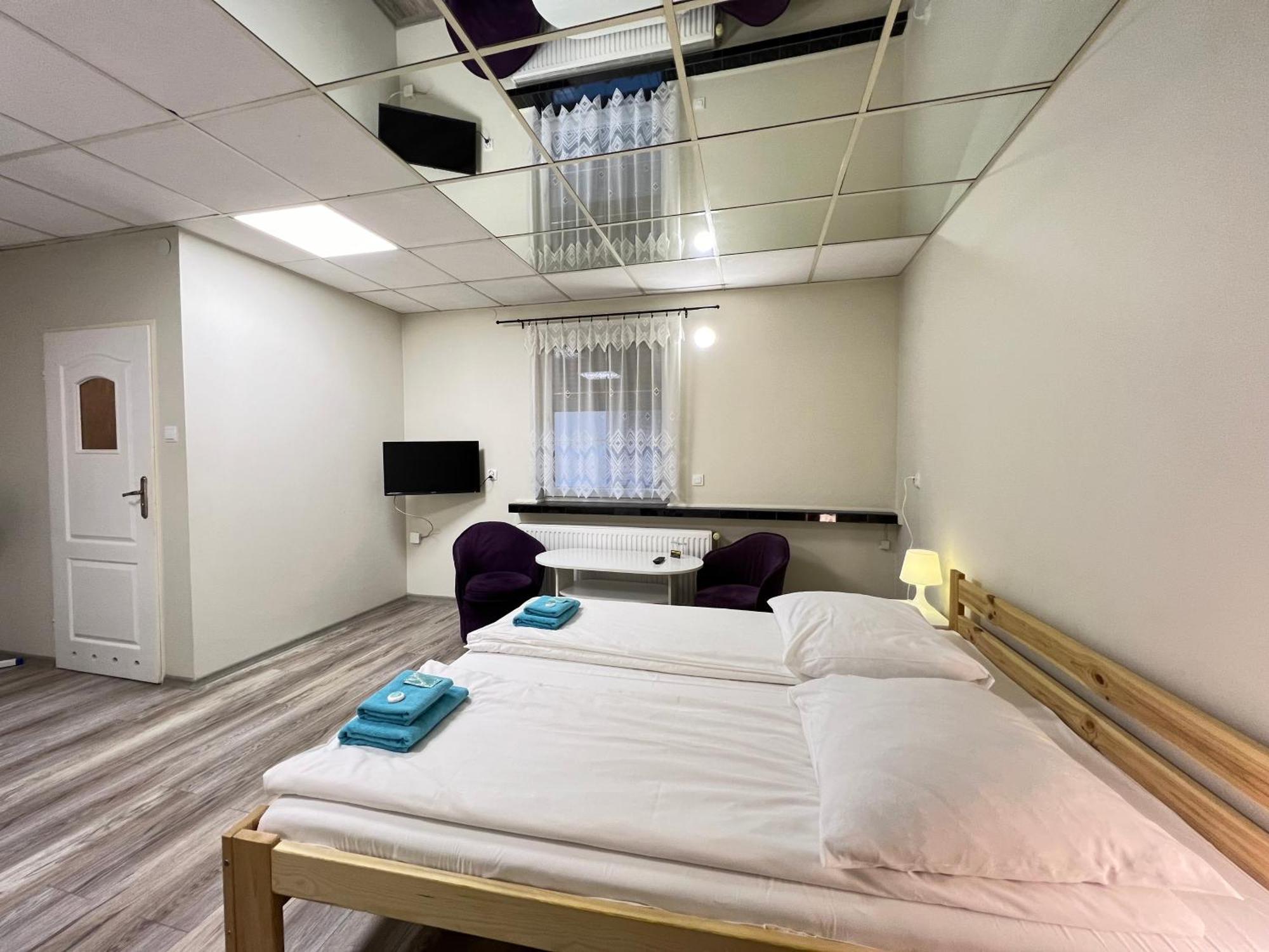 Etna - Hostel -Noclegi Rzeszów Esterno foto
