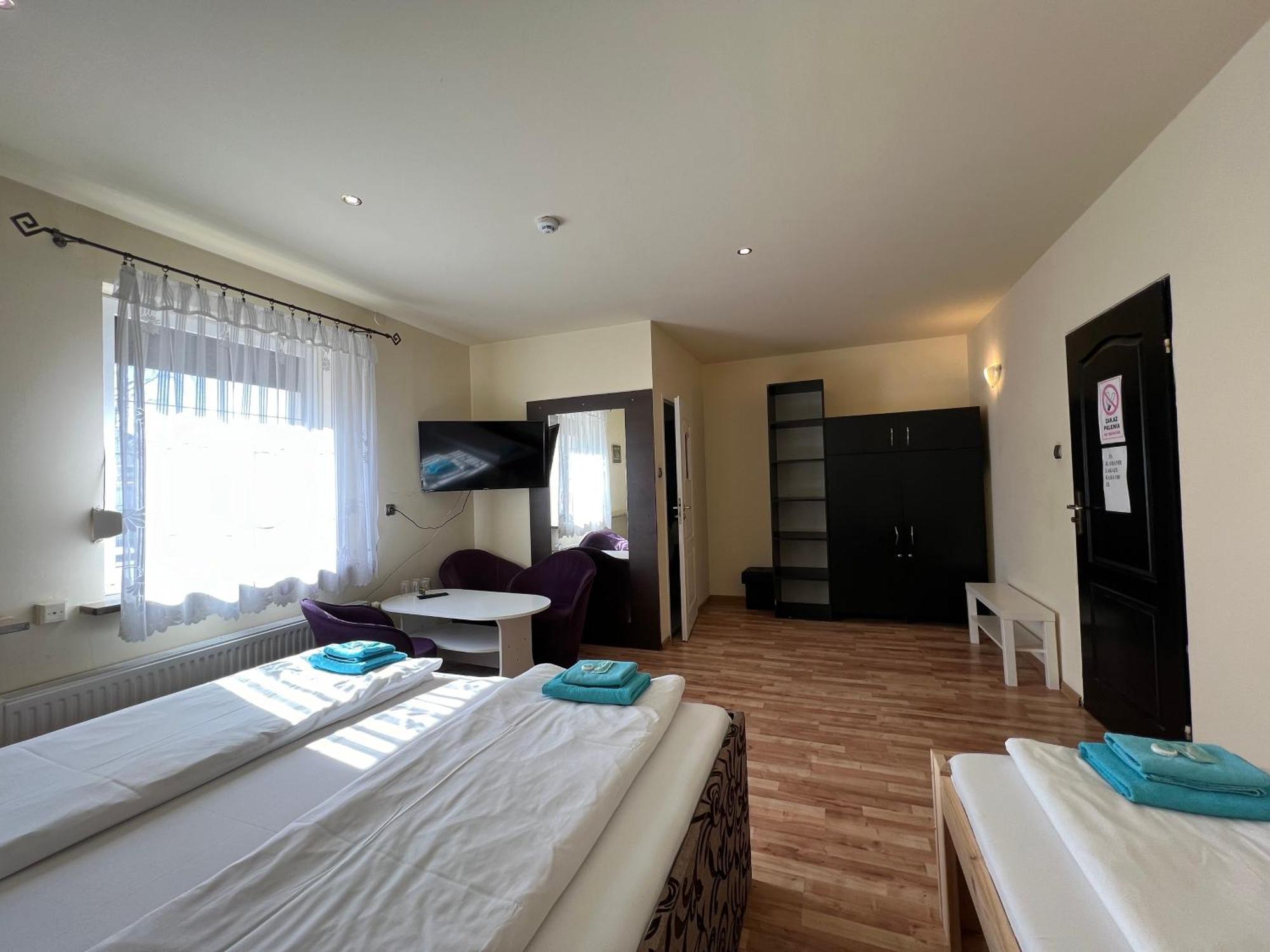 Etna - Hostel -Noclegi Rzeszów Esterno foto