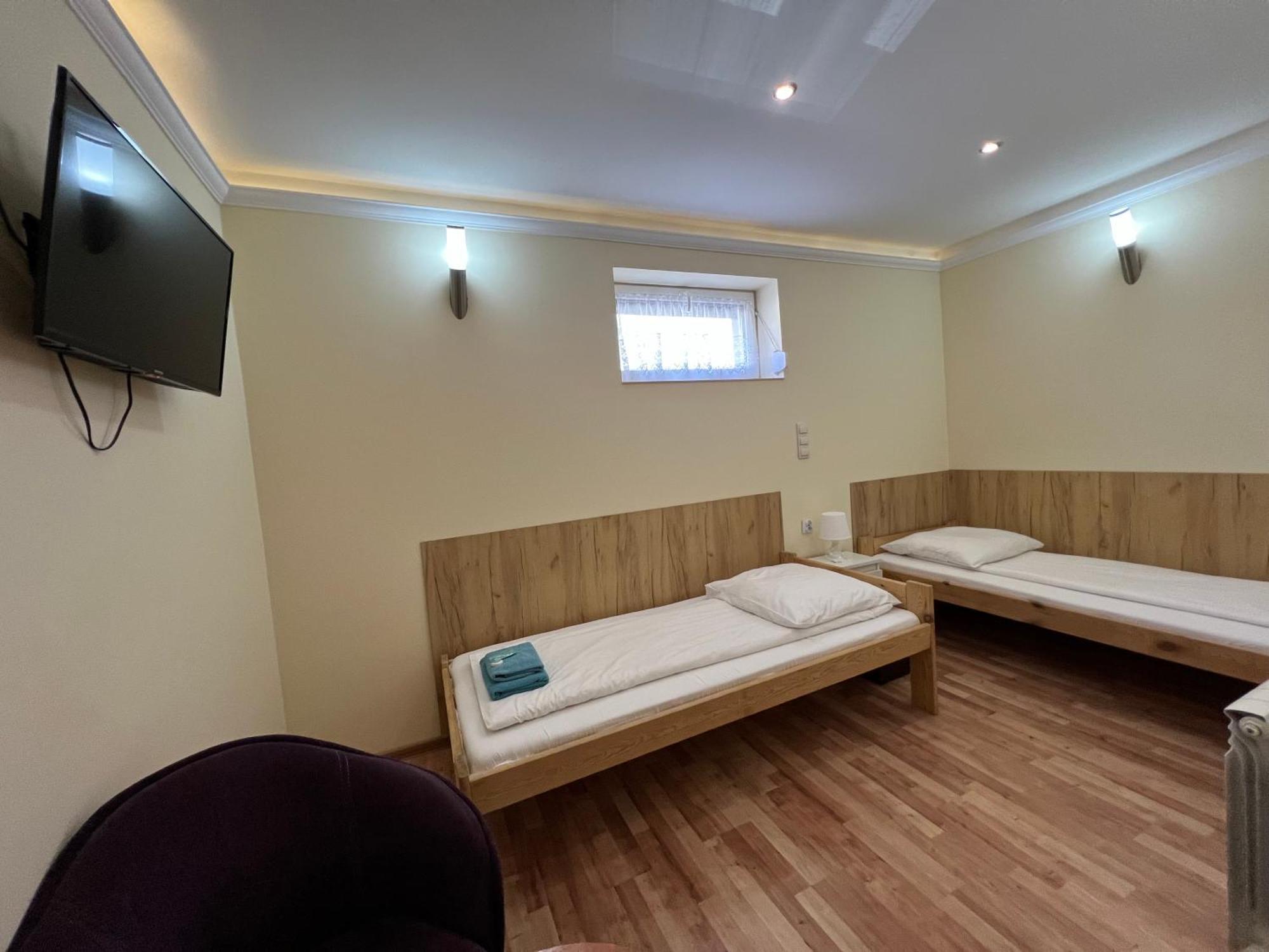 Etna - Hostel -Noclegi Rzeszów Esterno foto