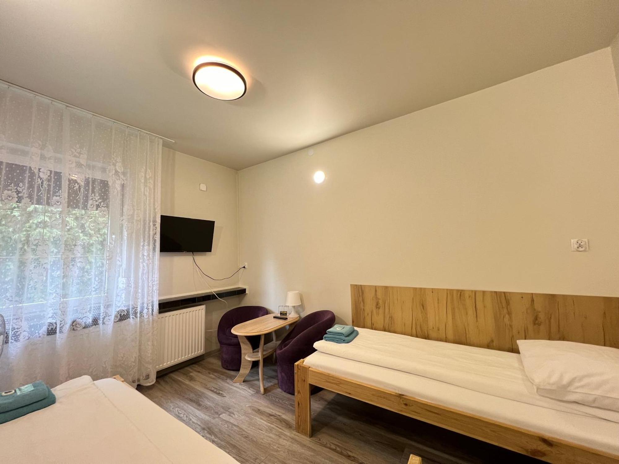 Etna - Hostel -Noclegi Rzeszów Esterno foto