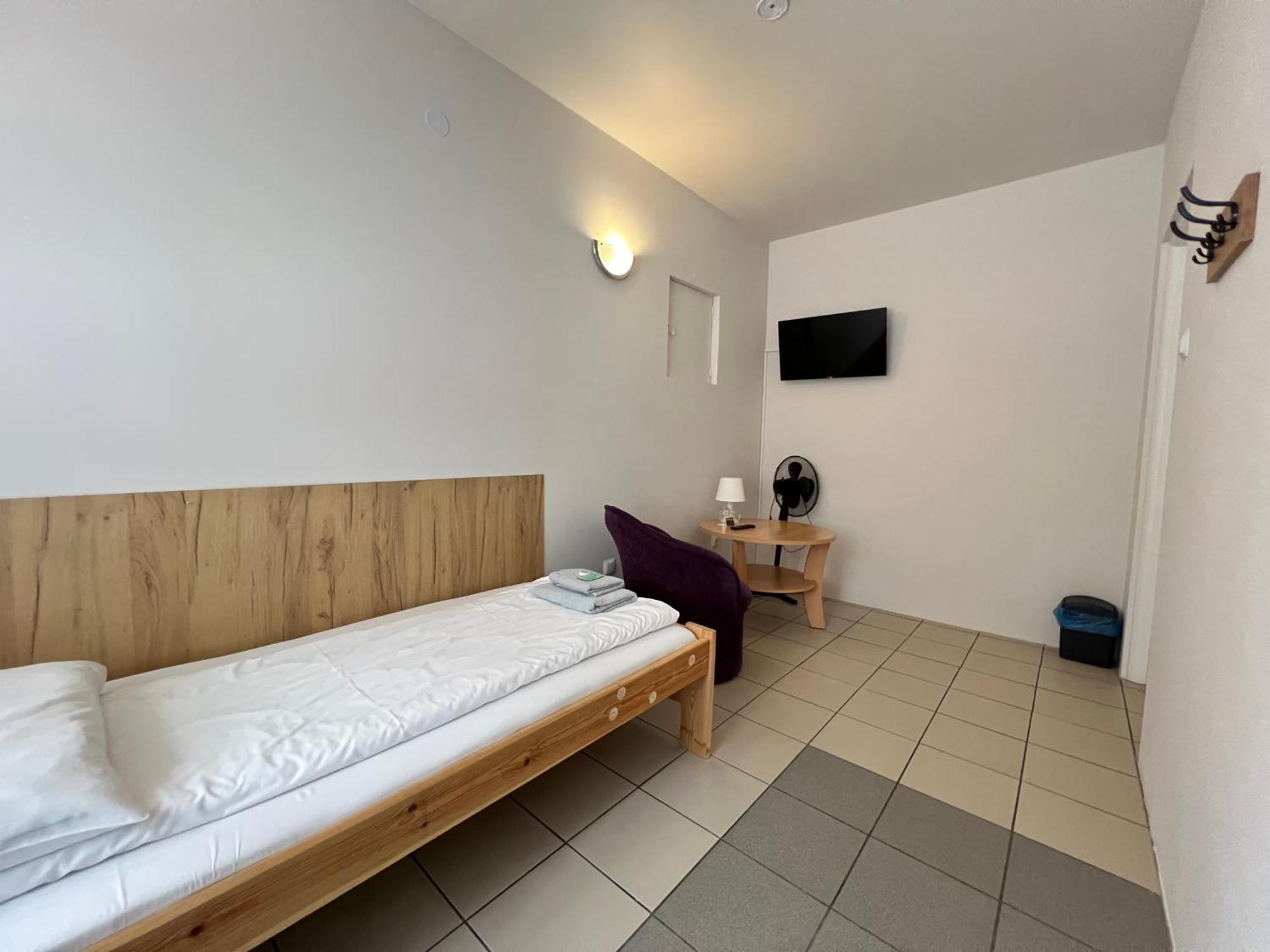 Etna - Hostel -Noclegi Rzeszów Esterno foto