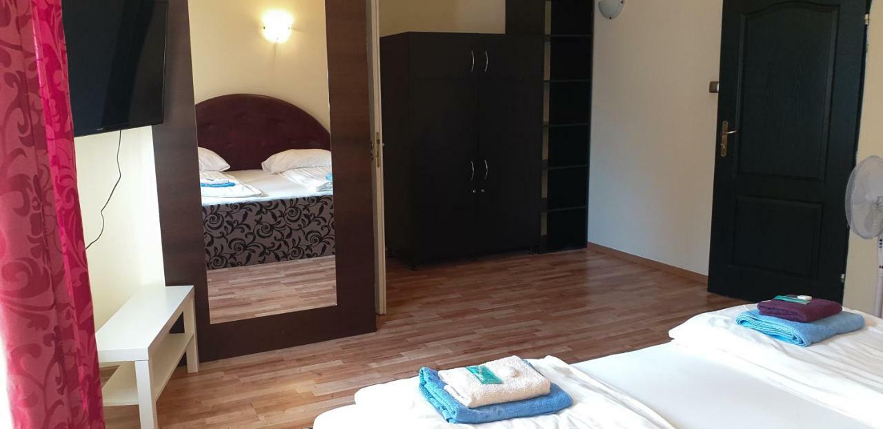 Etna - Hostel -Noclegi Rzeszów Esterno foto