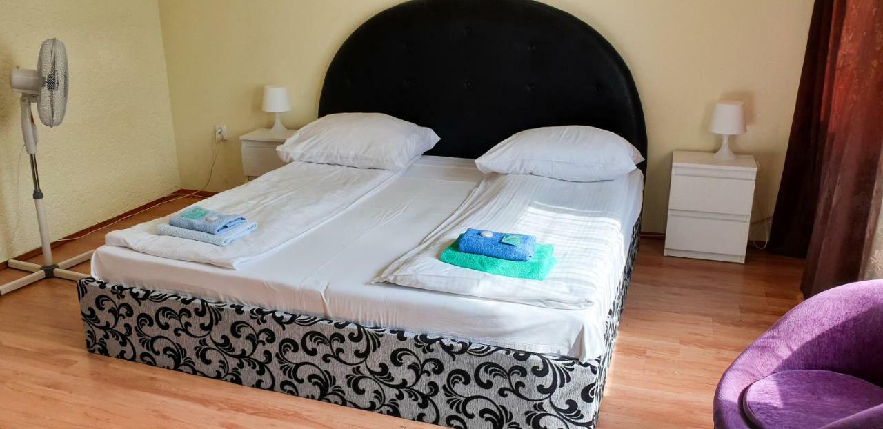 Etna - Hostel -Noclegi Rzeszów Esterno foto