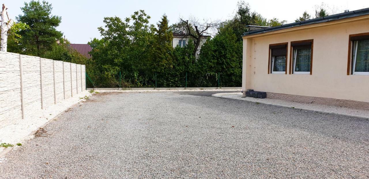 Etna - Hostel -Noclegi Rzeszów Esterno foto